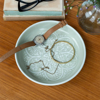 Light grey enamel trinket dish measuring 17.5cm by Rex B2B, perfect for jewelry or small decorative items.