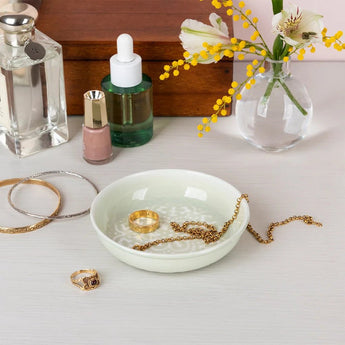 Light grey enamel trinket dish by Rex B2B, small decorative dish with smooth enamel finish for jewelry or jewelry storage.