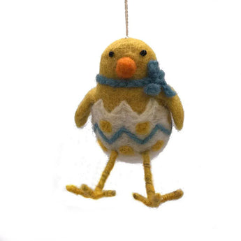 Felt decoration featuring a cute yellow chick inside a white egg, crafted by Amica, perfect for spring or Easter decor.